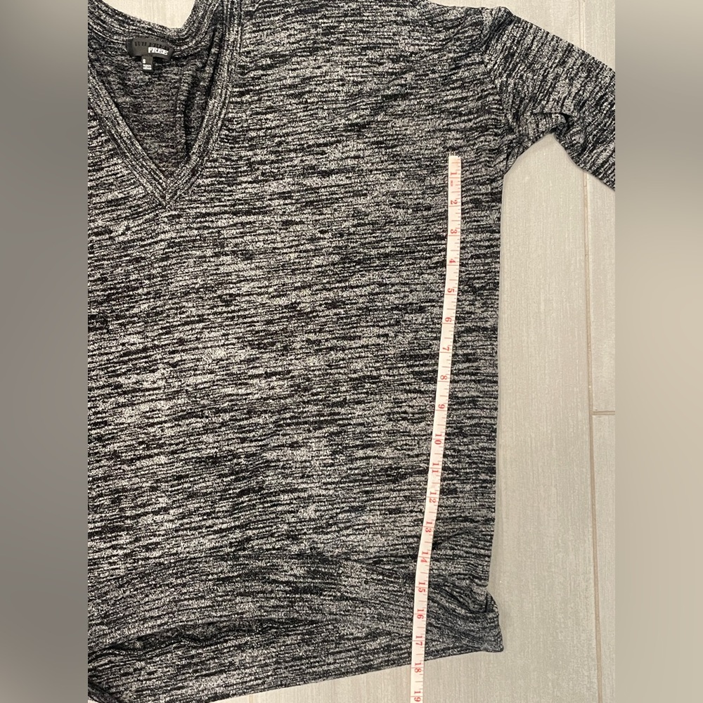 Wilfred Free Aritzia Devinette V-Neck L/S TunicTop Sz Small Lounge Yoga - Picture 6 of 7